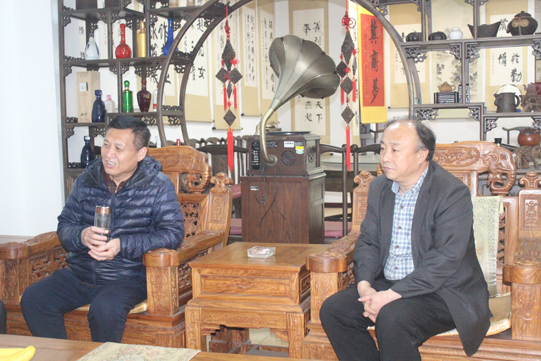 05、参加座谈会的常务副会长冯宝祥和宋海军.JPG